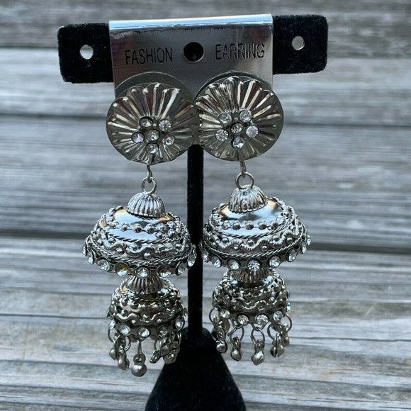 Fashion Earrings Silver Tone Fancy Jewelry Crystal Accents Traditional Earrings - Picture 1 of 11